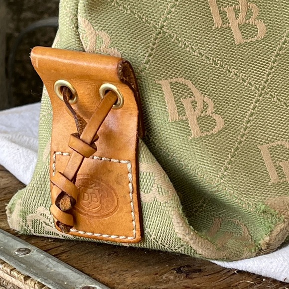 Vintage Dooney & Bourke Signature Logo handbag - Picture 4 of 10